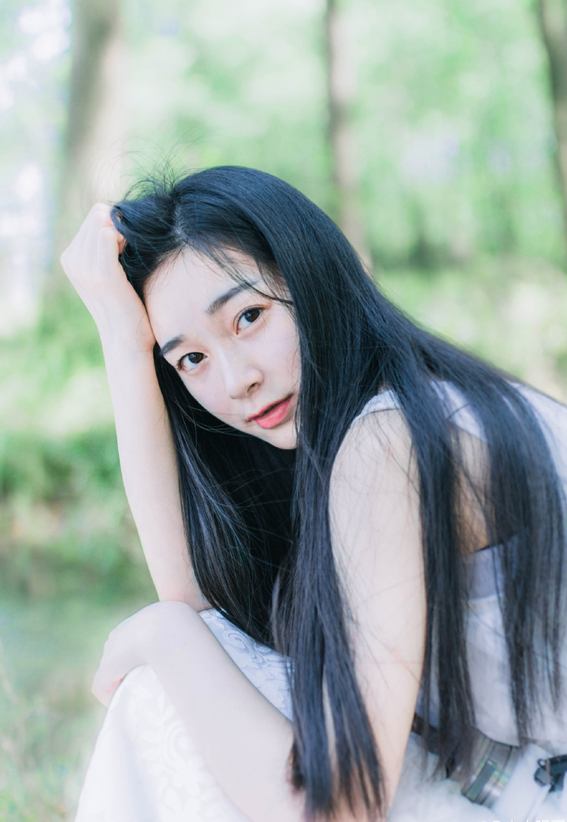 “陈到，我敬你也是好汉，只要你肯归降，自可有一条生路，以将军之能，他日在吾主麾下，未尝不能出人头地！”两人短暂的对话很快被吕蒙的喊声打破。